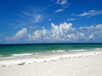 Wonderful Spacious and Open Beach Front  Townhouse Sleeps 6